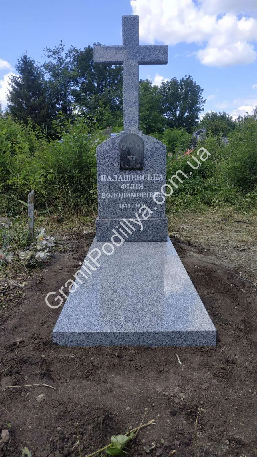 Одинарний пам'ятник з граніту - Кам'янець-Подільський | GranitPodillya